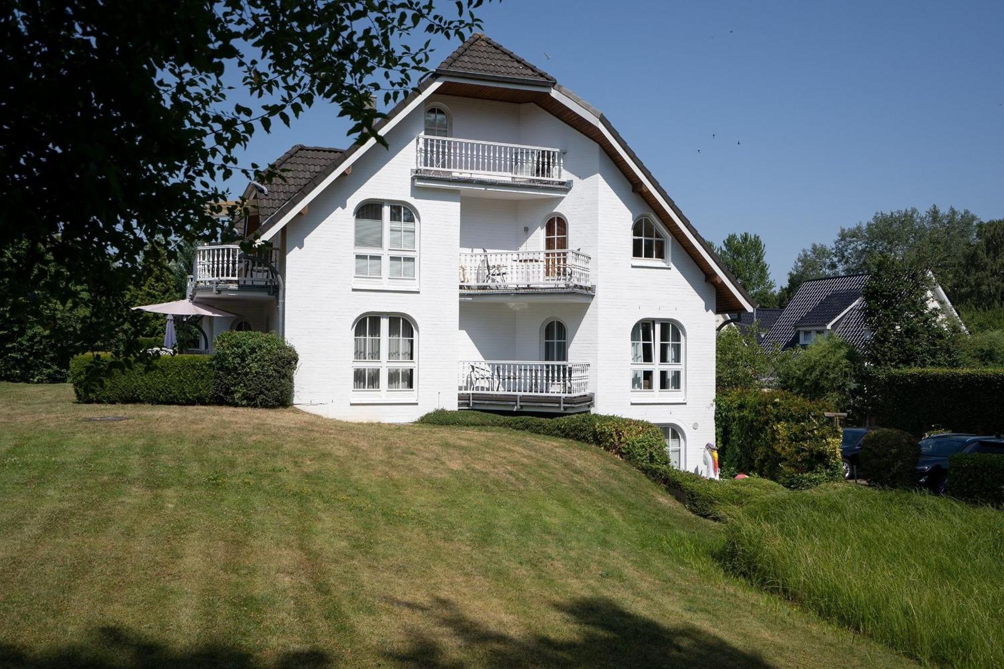 Haus Pegasus App 4 Apartment Scharbeutz Bagian luar foto